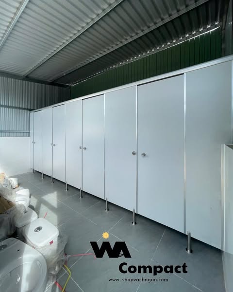 Hoàn thành bàn giao 7 cửa và 3 vách ngăn tiểu tại Phước Kiển - Nhà Bè