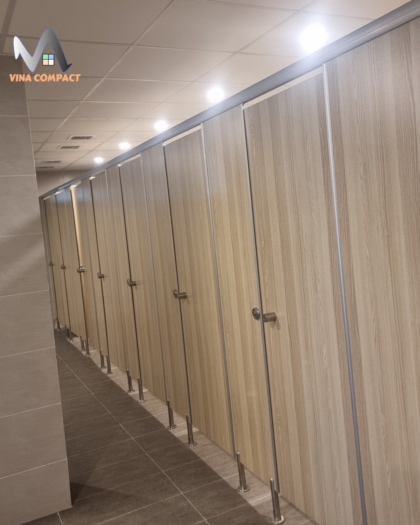 Kho vật tư vách ngăn vệ sinh tấm Compact – Công ty Vina Compact