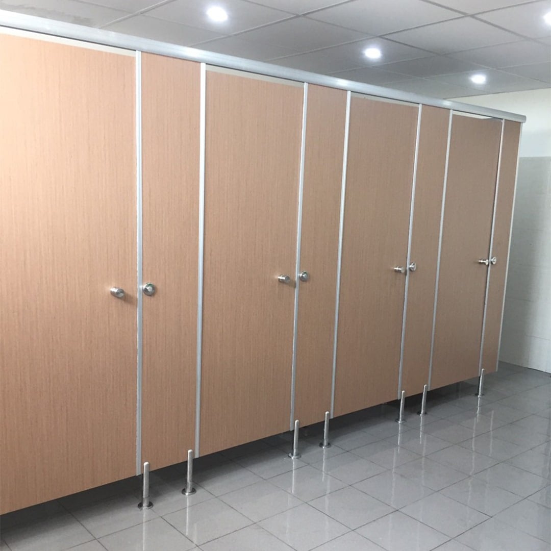 Giải Pháp Thi Công Vách Ngăn Tấm Compact Cho Phòng Tắm Chung Cư