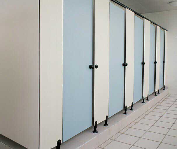 Vách Ngăn Vệ Sinh Compact: Khắc Tinh Của Ẩm Mốc, Bền Bỉ Cùng Thời Gian