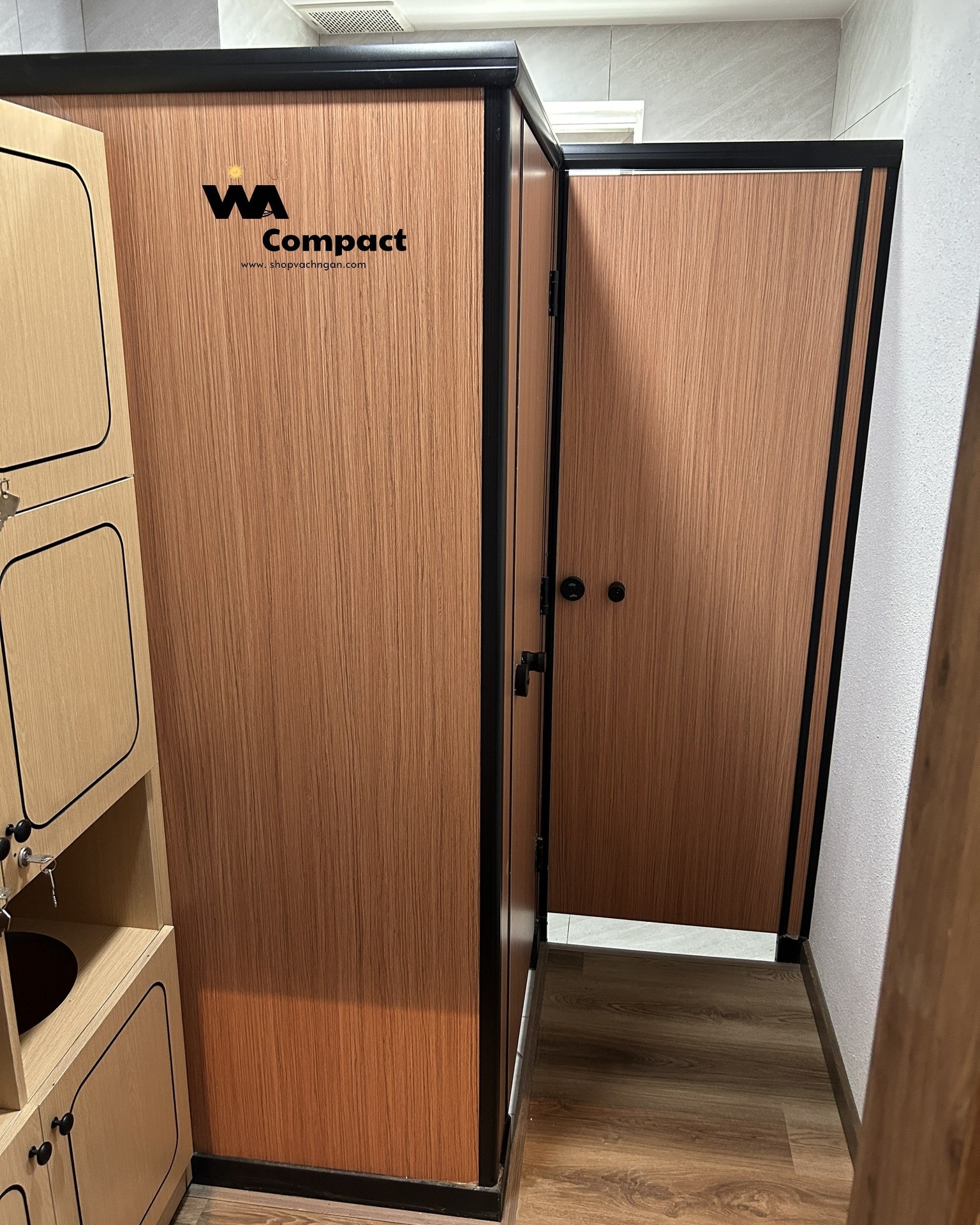 Tấm Compact HPL mã màu 3615 lắp đặt tại Spa Trung Tâm TPHCM