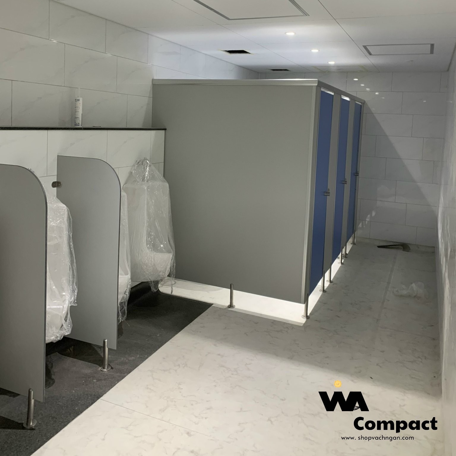 Lắp đặt vách ngăn vệ sinh tấm Compact