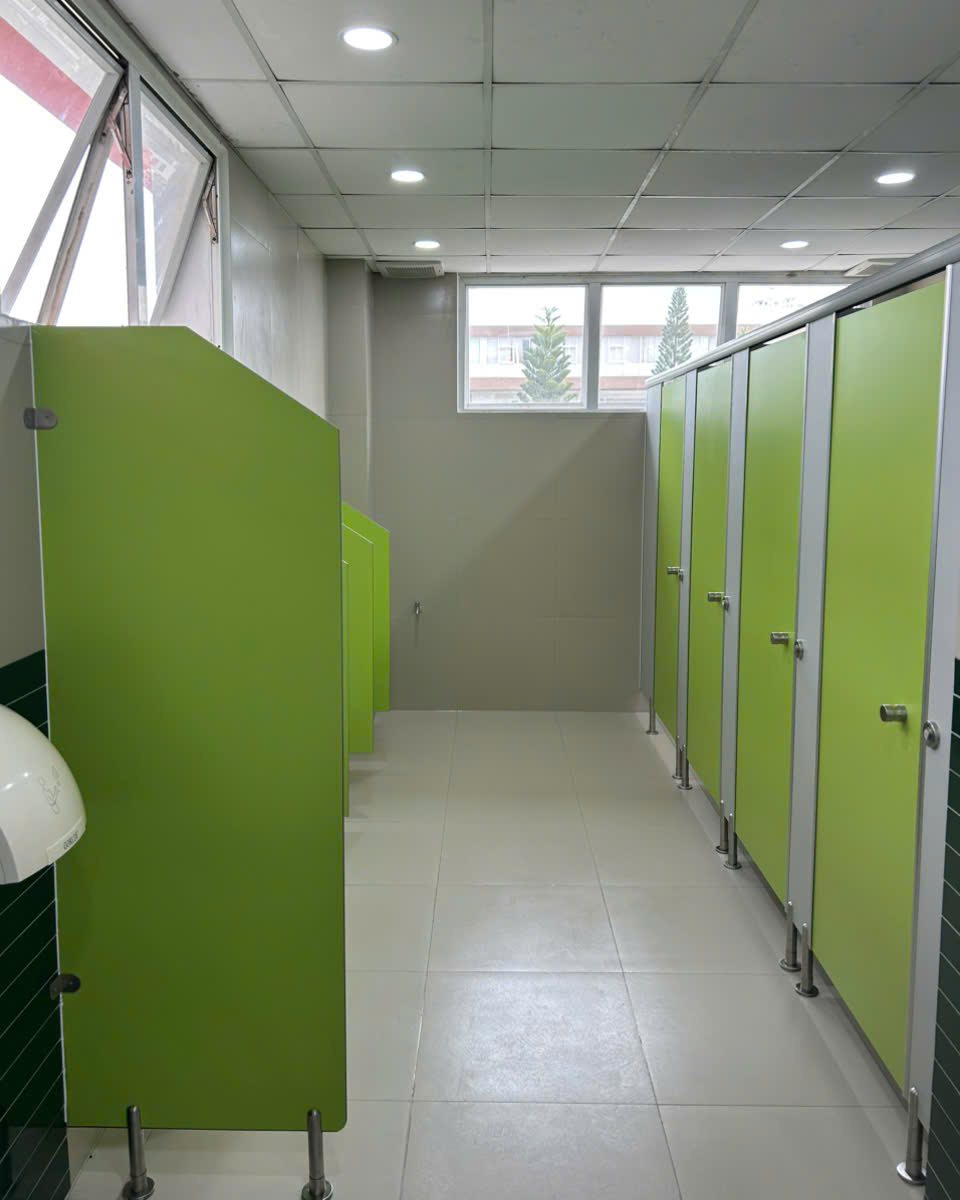 https://mbee.com.vn/lap-dat-vach-ngan-nha-ve-sinh-tam-compact-tai-cao-bang/