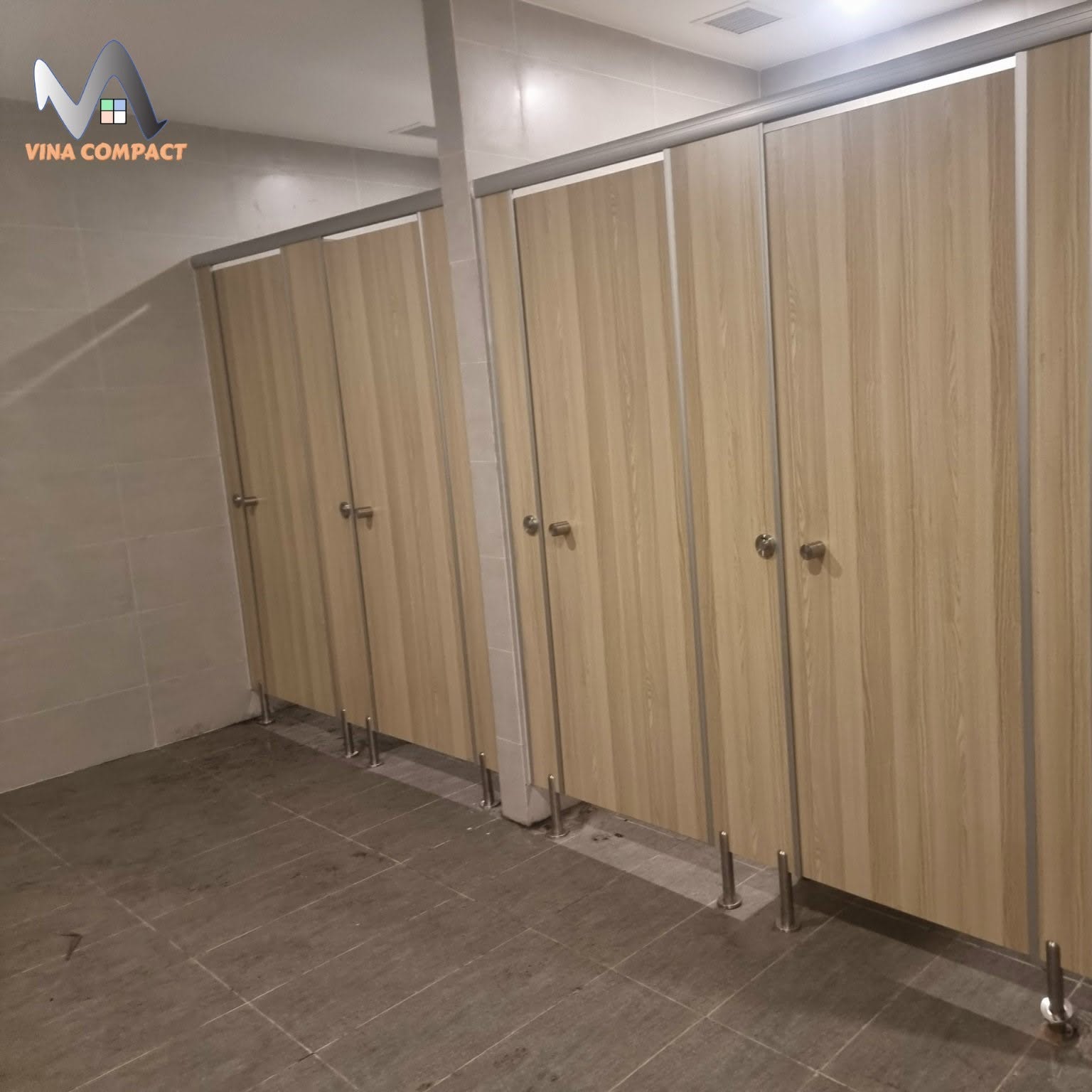 Vách Ngăn Nhà Vệ Sinh Tấm Compact