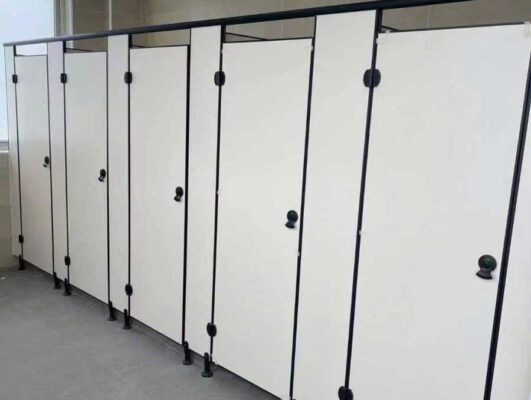 10 Nguyên Tắc Bảo Trì Vách Ngăn Vệ Sinh Giúp Tăng Tuổi Thọ Gấp Đôi