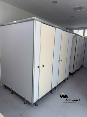 Phòng Vách Ngăn Vệ Sinh Compact HPL | Phối Màu Kem + Trắng, Thi Công Vina Compact